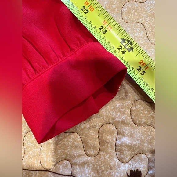 LOFT Women's ruffled Blouse long cuffed sleeves with buttons size M - Picture 12 of 12